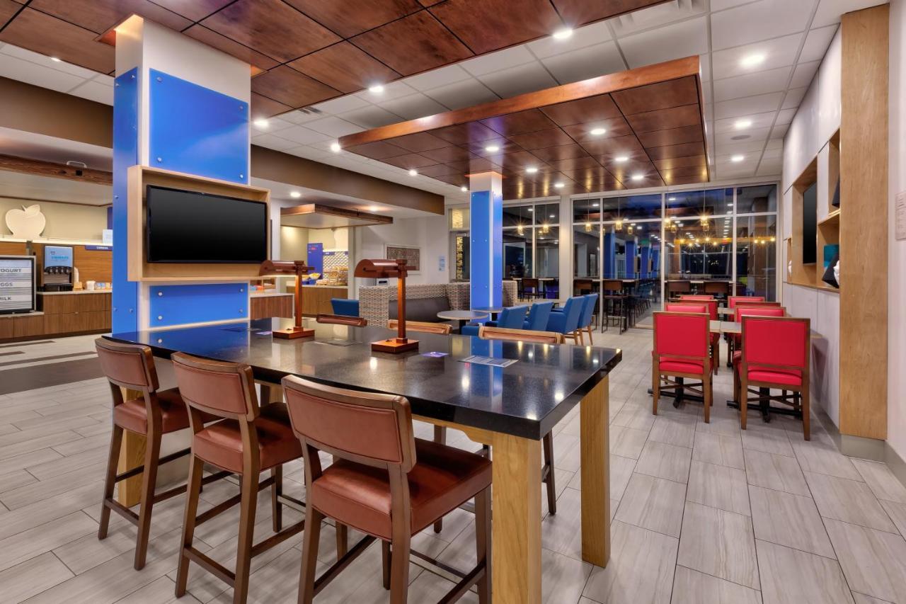 Holiday Inn Express & Suites - Milan - Sandusky Area By Ihg Экстерьер фото