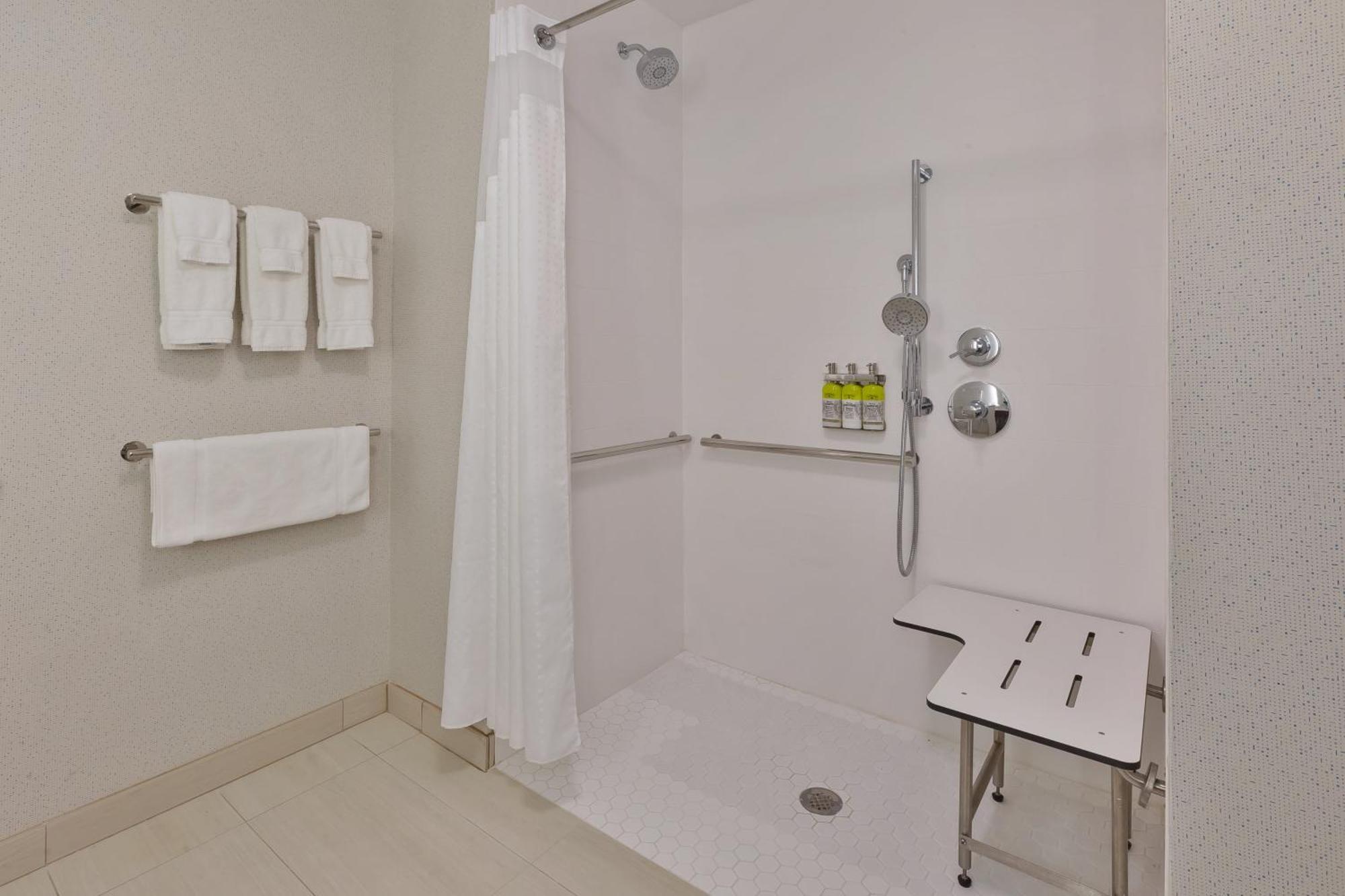 Holiday Inn Express & Suites - Milan - Sandusky Area By Ihg Экстерьер фото